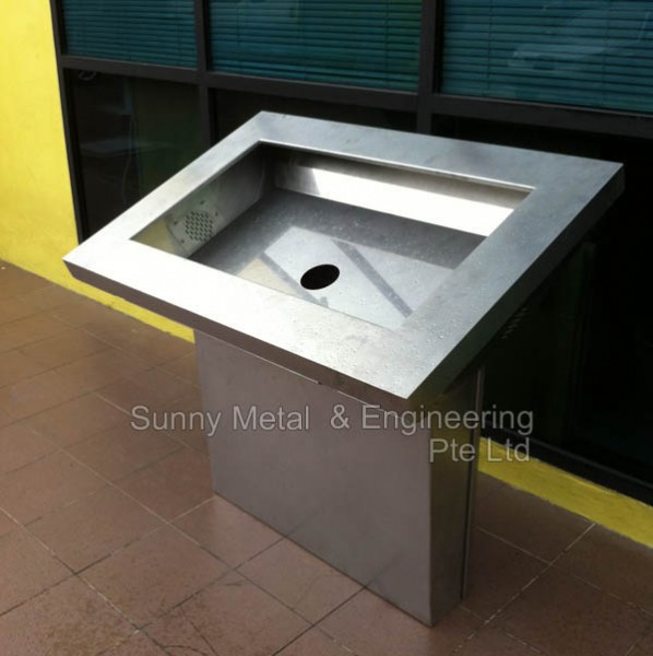 Stainless_Steel_Cradle_Kiosk_b