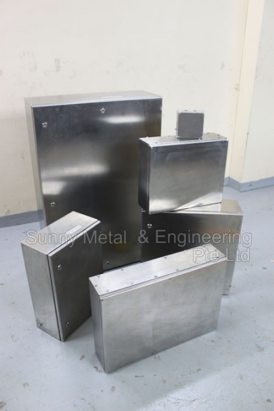 Stainless_Steel_Enclosure_b